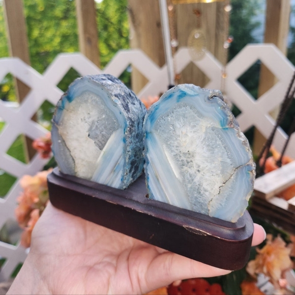 Dyed Agate Slices On Stand Crystal Home Decor Gifts - Picture 4 of 4